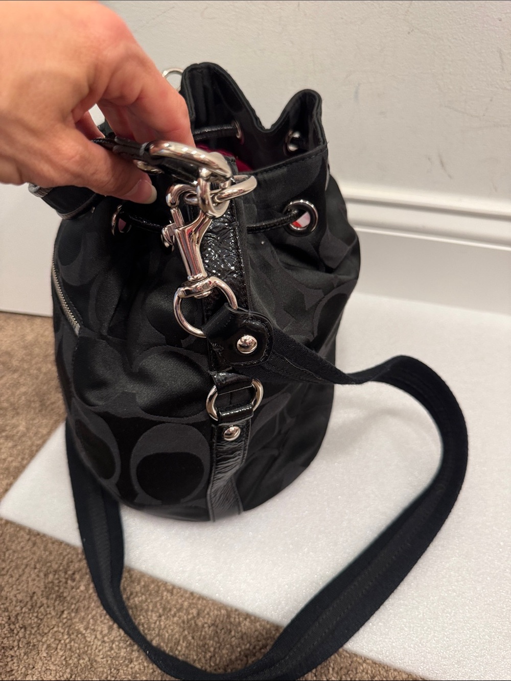 Coach poppy signature sateen cinch bucket crossbody bag purse 2 hangtags - Picture 4 of 9